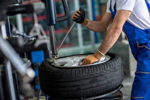 Autó & Gumiszerviz Bérelhető szerelőállás Hobbyszerviz autoszerviz gumiszerviz kobanya